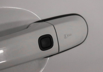 Подержанный автомобиль Jaguar XF Sedan 2012 года (16 фото)