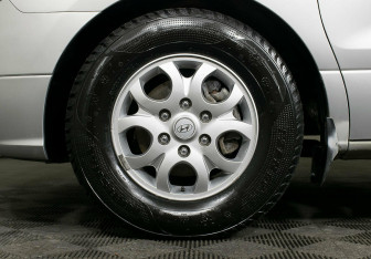 Подержанный автомобиль Hyundai Grand Starex 2010 года (9 фото)