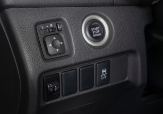 Подержанный автомобиль Mitsubishi Pajero Sport 2017 года (14 фото)