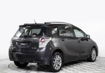 Подержанный автомобиль Toyota Verso 2012 года (5 фото)