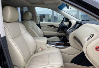 Подержанный автомобиль Infiniti QX60 2017 года (25 фото)