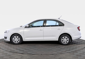 Подержанный автомобиль Skoda Rapid Liftback 2019 года (8 фото)