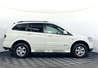 Подержанный автомобиль SsangYong Kyron 2010 года (4 фото)