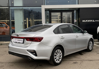 Подержанный автомобиль Kia Cerato Sedan 2021 года (5 фото)
