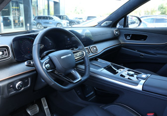 Подержанный автомобиль Jaecoo J8 2024 года (13 фото)