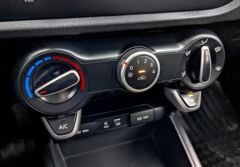 Подержанный автомобиль Kia Rio Sedan 2020 года (25 фото)