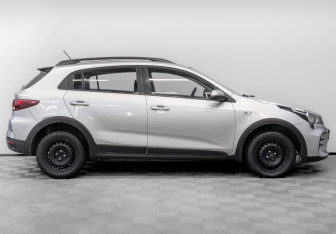 Подержанный автомобиль Kia Rio Hatchback 2021 года (4 фото)