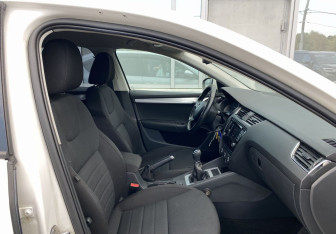 Подержанный автомобиль Skoda Octavia Liftback 2014 года (19 фото)