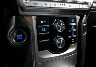 Подержанный автомобиль Toyota Land Cruiser Prado 2019 года (21 фото)