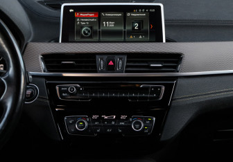 Подержанный автомобиль BMW X2 2017 года (11 фото)