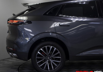 Подержанный автомобиль Changan UNI-K 2023 года (29 фото)