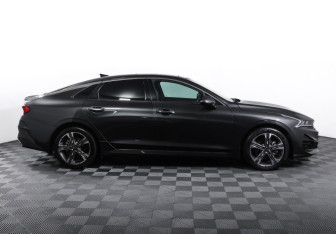 Подержанный автомобиль Kia K5 2021 года (4 фото)
