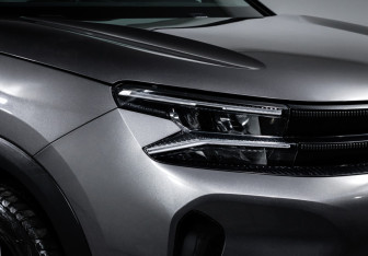 Подержанный автомобиль Citroen C5 Aircross 2022 года (16 фото)