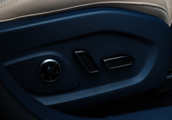 Подержанный автомобиль Voyah Free 2023 года (10 фото)