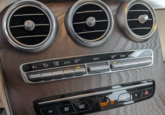 Подержанный автомобиль Mercedes-Benz GLC Coupe 2019 года (18 фото)