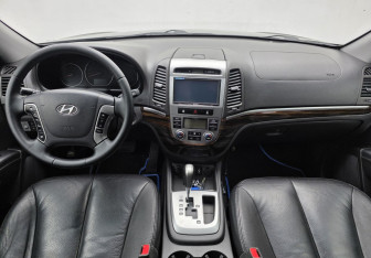 Подержанный автомобиль Hyundai Santa Fe 2010 года (11 фото)