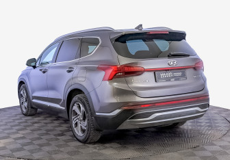 Подержанный автомобиль Hyundai Santa Fe 2021 года (7 фото)