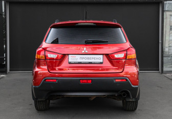 Подержанный автомобиль Mitsubishi ASX 2010 года (5 фото)