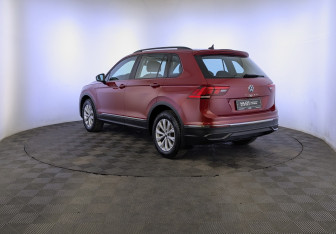 Подержанный автомобиль Volkswagen Tiguan 2021 года (7 фото)