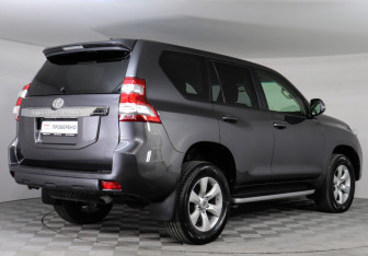 Подержанный автомобиль Toyota Land Cruiser Prado 2017 года (5 фото)