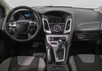 Подержанный автомобиль Ford Focus Hatchback 2013 года (13 фото)