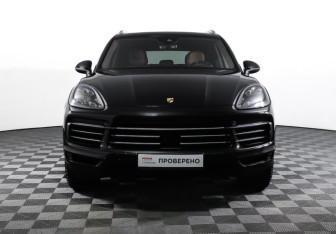 Подержанный автомобиль Porsche Cayenne 2018 года (2 фото)