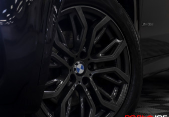 Подержанный автомобиль BMW X5 2015 года (23 фото)