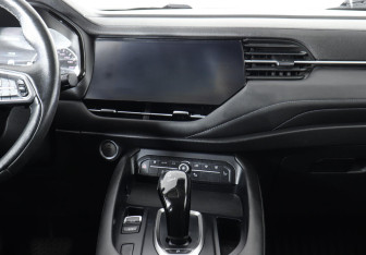 Подержанный автомобиль Haval F7 2019 года (8 фото)