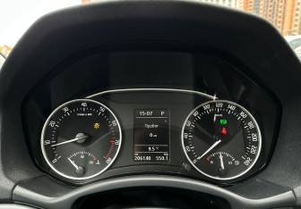 Подержанный автомобиль Skoda Octavia Liftback 2011 года (9 фото)