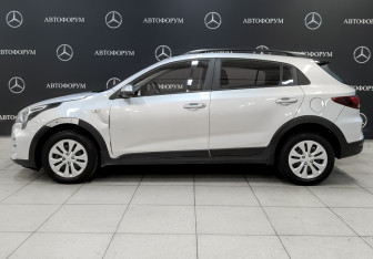 Подержанный автомобиль Kia Rio Hatchback 2021 года (8 фото)