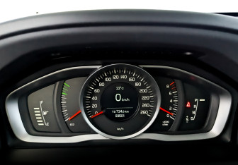 Подержанный автомобиль Volvo XC60 2015 года (13 фото)