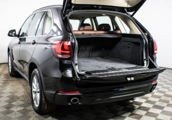 Подержанный автомобиль BMW X5 2017 года (9 фото)