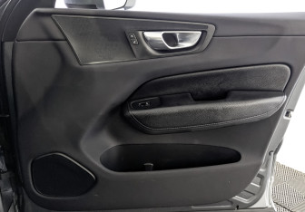 Подержанный автомобиль Volvo XC60 2021 года (24 фото)