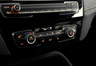 Подержанный автомобиль BMW X2 2019 года (21 фото)