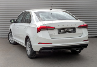 Подержанный автомобиль Skoda Rapid Liftback 2021 года (7 фото)
