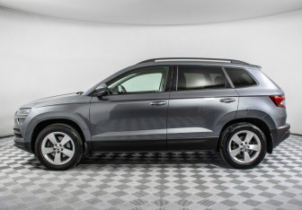 Подержанный автомобиль Skoda Karoq 2021 года (8 фото)