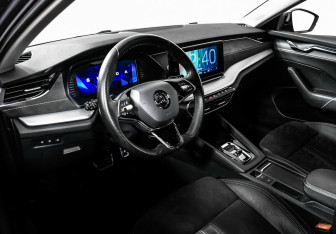 Подержанный автомобиль Skoda Octavia Liftback 2022 года (7 фото)