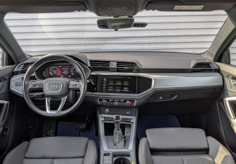 Подержанный автомобиль Audi Q3 2019 года (14 фото)