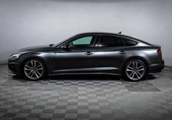 Подержанный автомобиль Audi A5 Liftback 2022 года (8 фото)