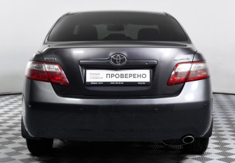 Подержанный автомобиль Toyota Camry Sedan 2007 года (6 фото)