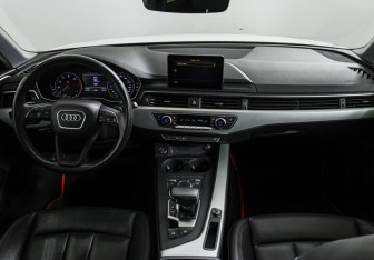 Подержанный автомобиль Audi A4 Sedan 2018 года (11 фото)