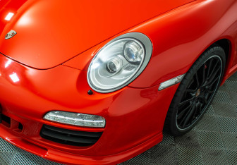 Подержанный автомобиль Porsche 911 Coupe 2010 года (12 фото)