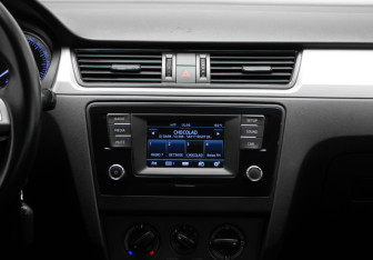Подержанный автомобиль Skoda Rapid Liftback 2016 года (21 фото)