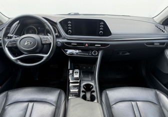 Подержанный автомобиль Hyundai Sonata 2021 года (13 фото)