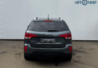 Подержанный автомобиль Kia Sorento 2013 года (6 фото)