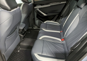 Подержанный автомобиль Geely Atlas 2024 года (16 фото)