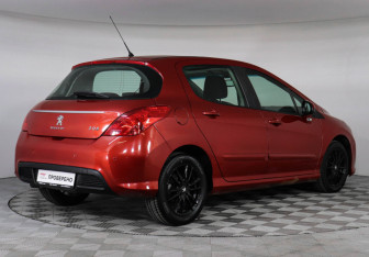 Подержанный автомобиль Peugeot 308 Hatchback 2011 года (5 фото)