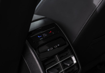 Подержанный автомобиль Volkswagen Tiguan 2025 года (22 фото)