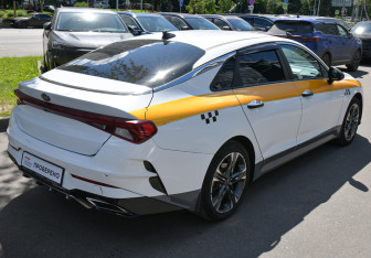 Подержанный автомобиль Kia K5 2021 года (4 фото)