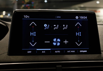 Подержанный автомобиль Peugeot 3008 2019 года (10 фото)